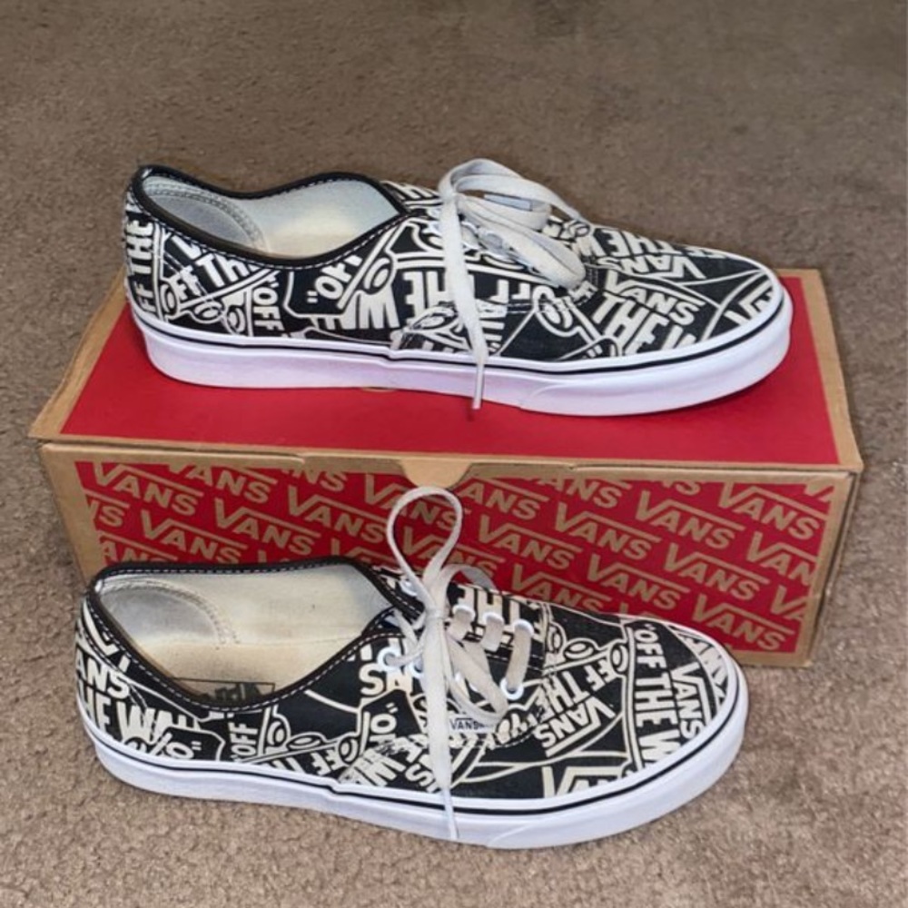 Men “Vans Off The Wall All Over”